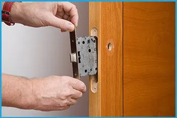Lock Locksmith Services Chicago, IL 312-288-7676 - 13-new-locks-installation